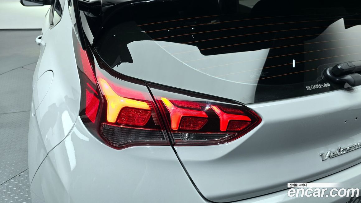 Hyundai Veloster 2022