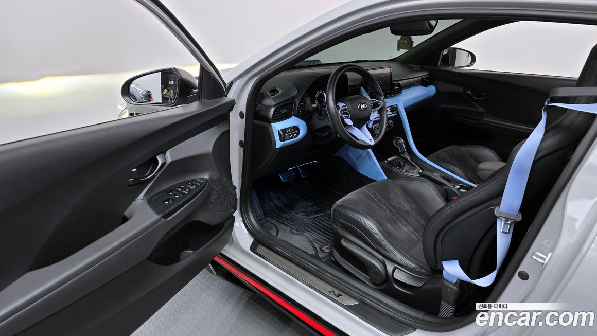 Hyundai Veloster 2022