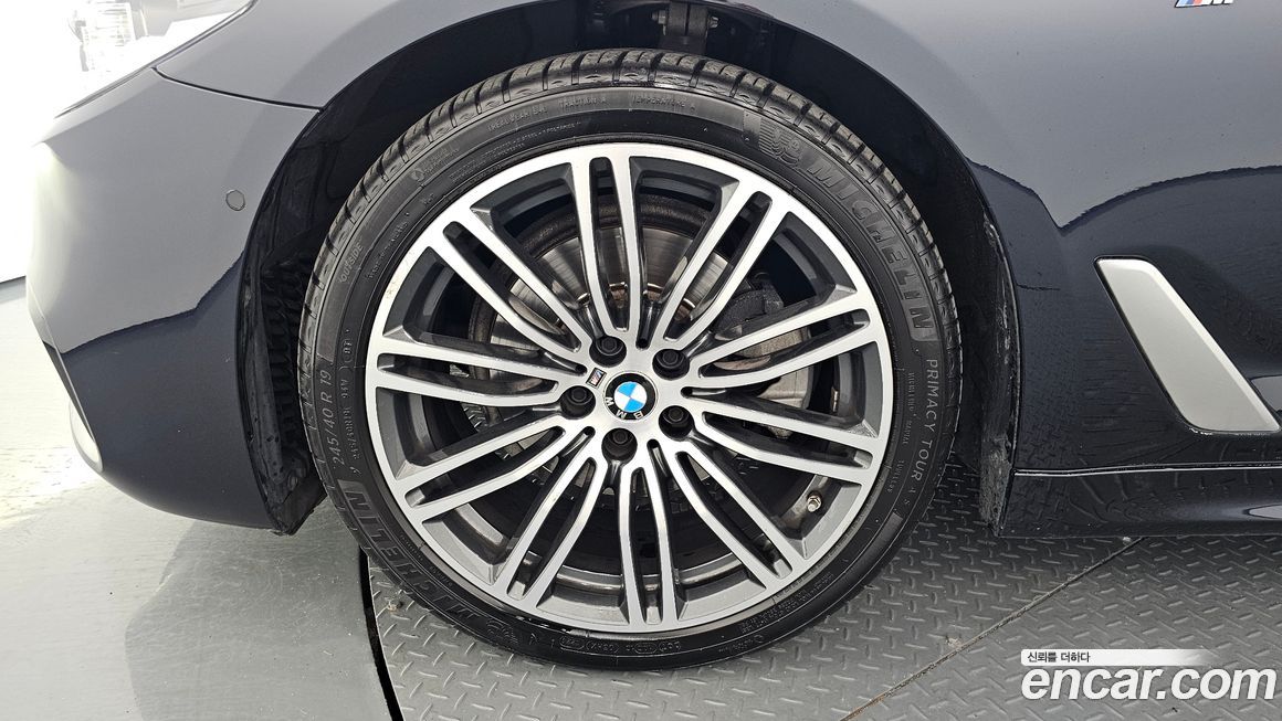 BMW 5-Series 2020