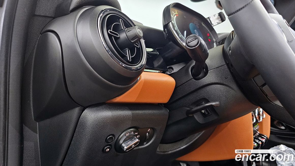 Mini Cooper Convertible 2024