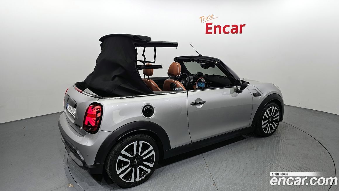 Mini Cooper Convertible 2024