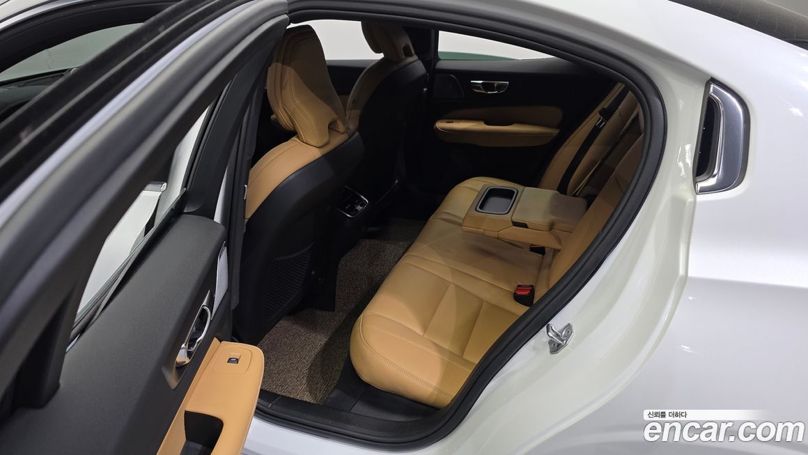 Volvo S60 2022