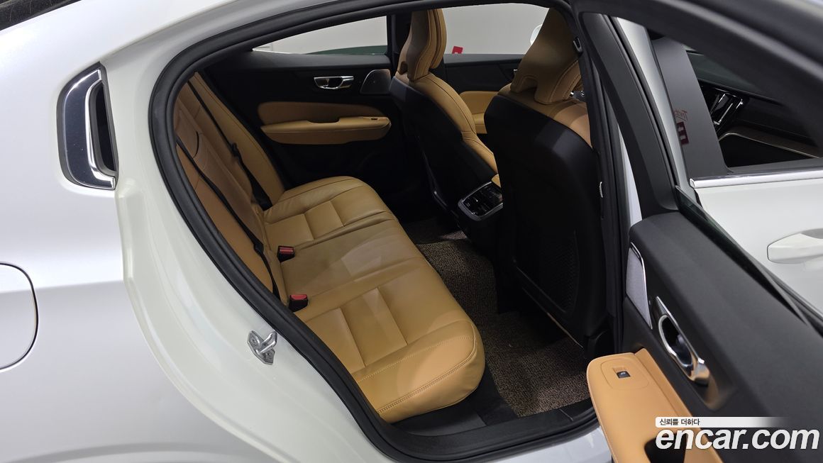 Volvo S60 2022