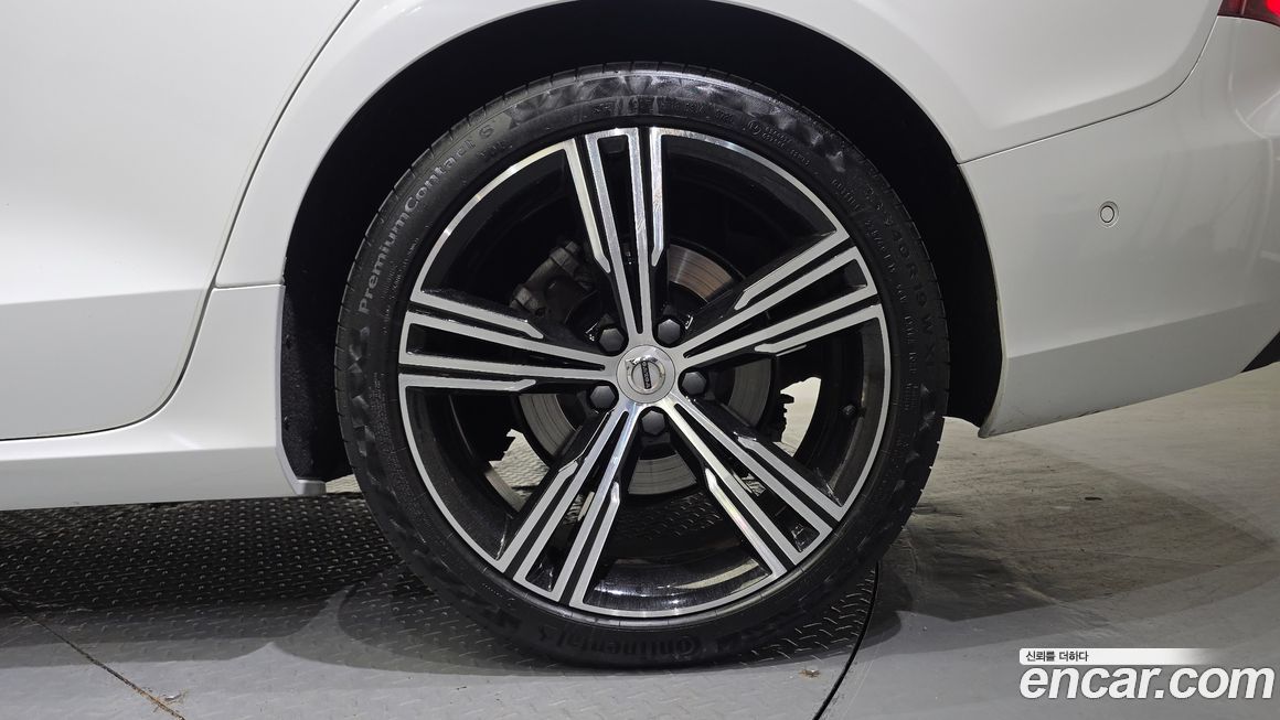 Volvo S60 2022