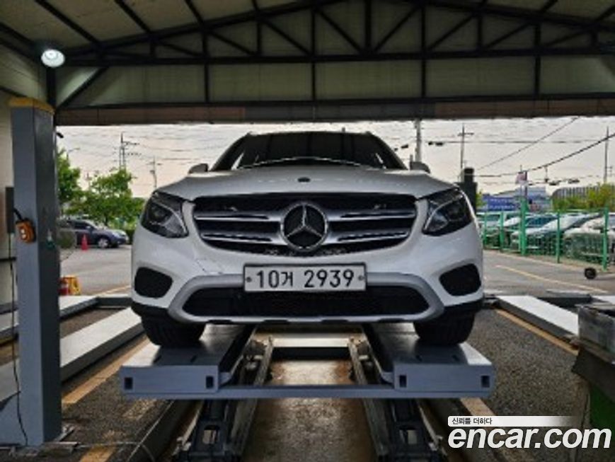 Mercedes-Benz GLC-Class 2019