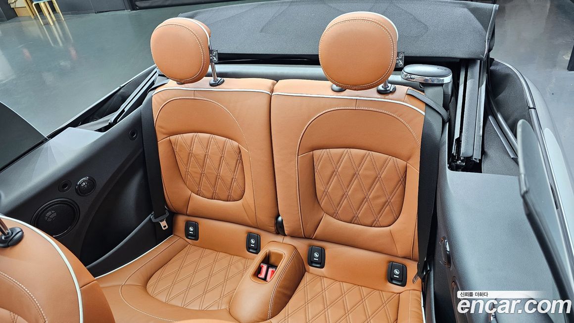 Mini Cooper Convertible 2024