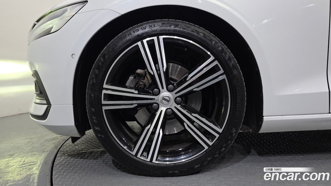 Volvo S60 2022