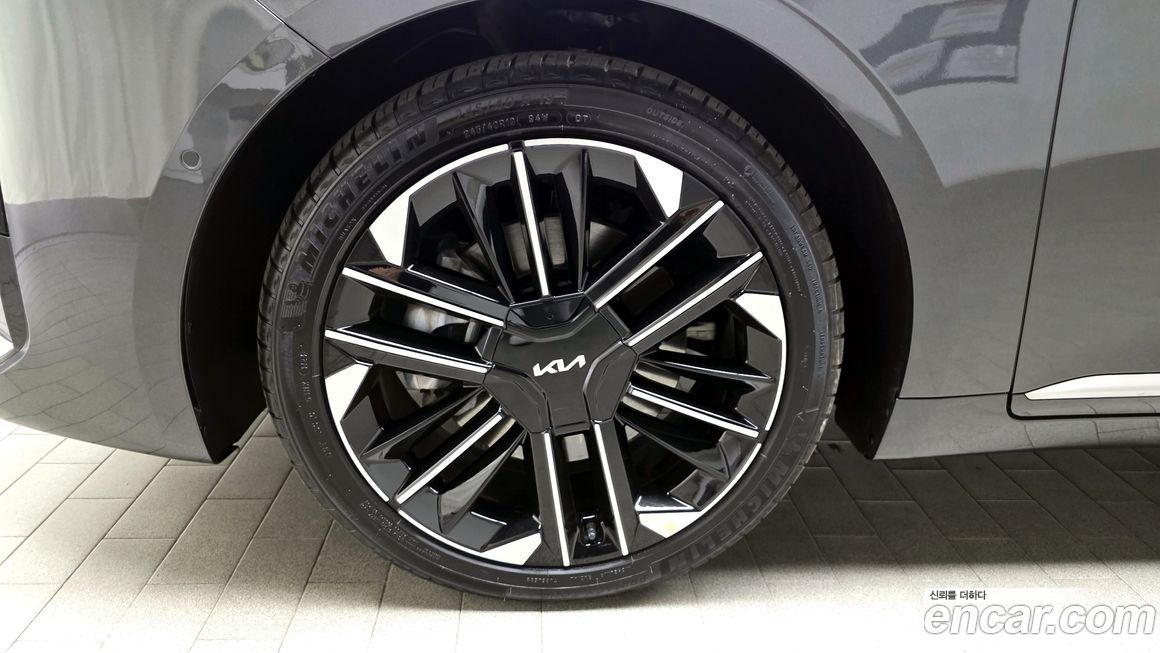 Kia K8 2025