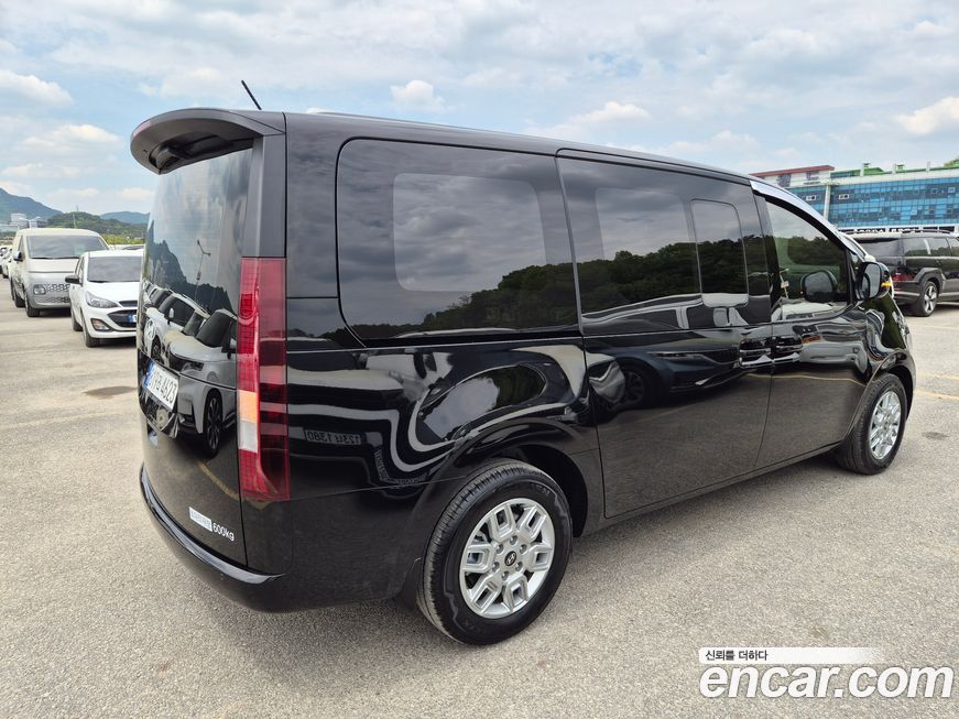 Hyundai Staria 2025