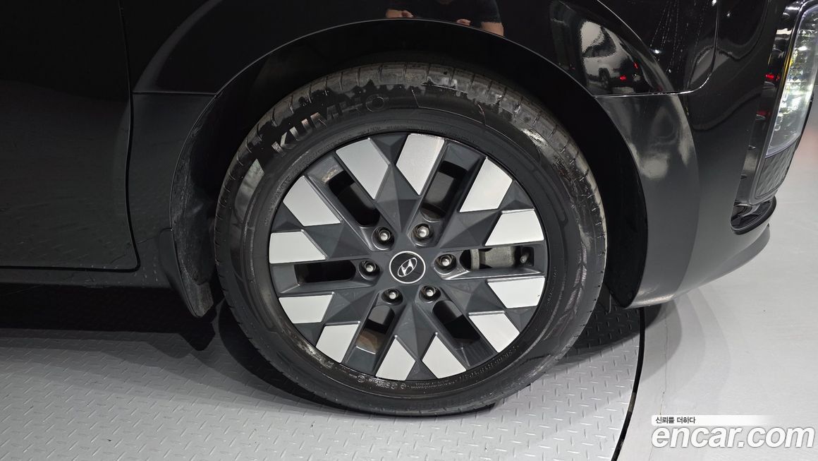 Hyundai Staria 2022