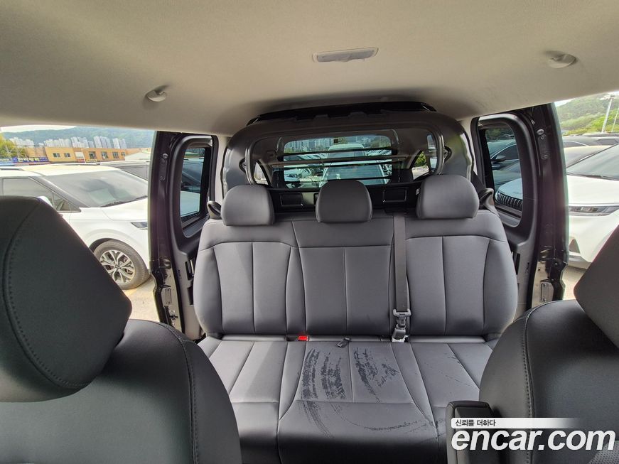Hyundai Staria 2025