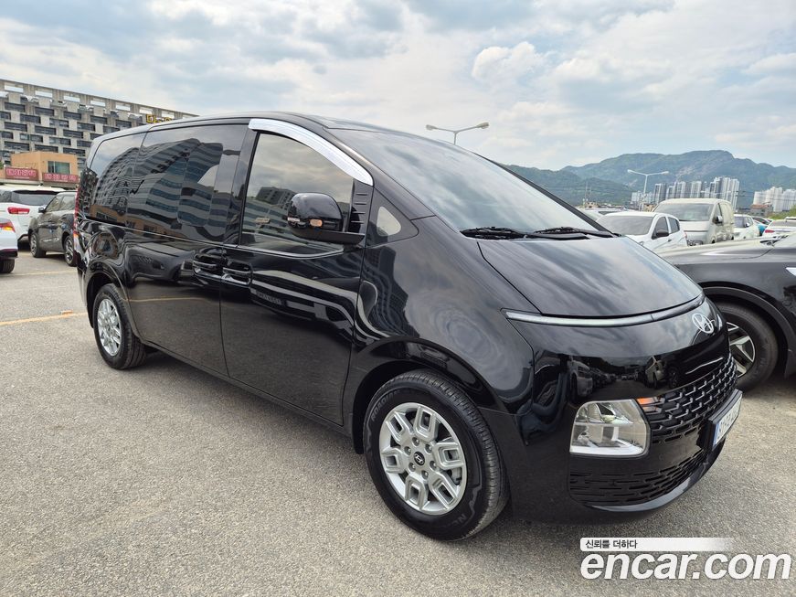 Hyundai Staria 2025