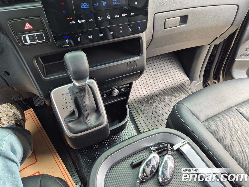 Hyundai Staria 2025