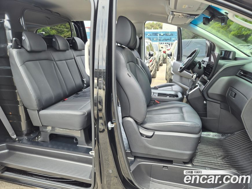 Hyundai Staria 2025