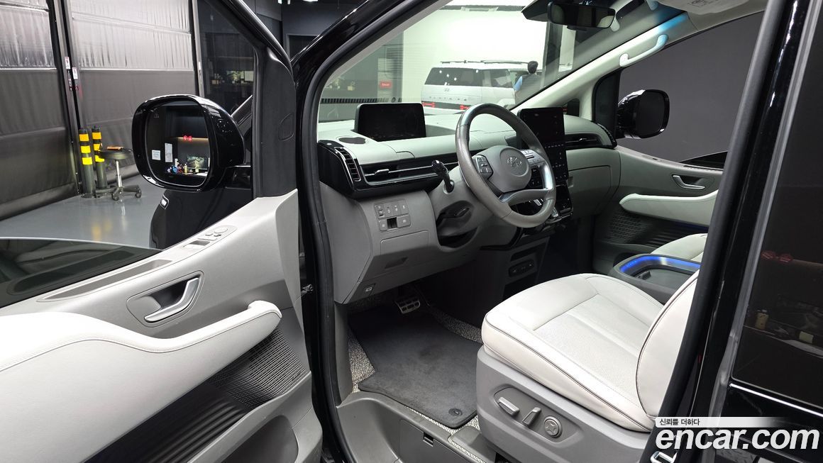 Hyundai Staria 2022