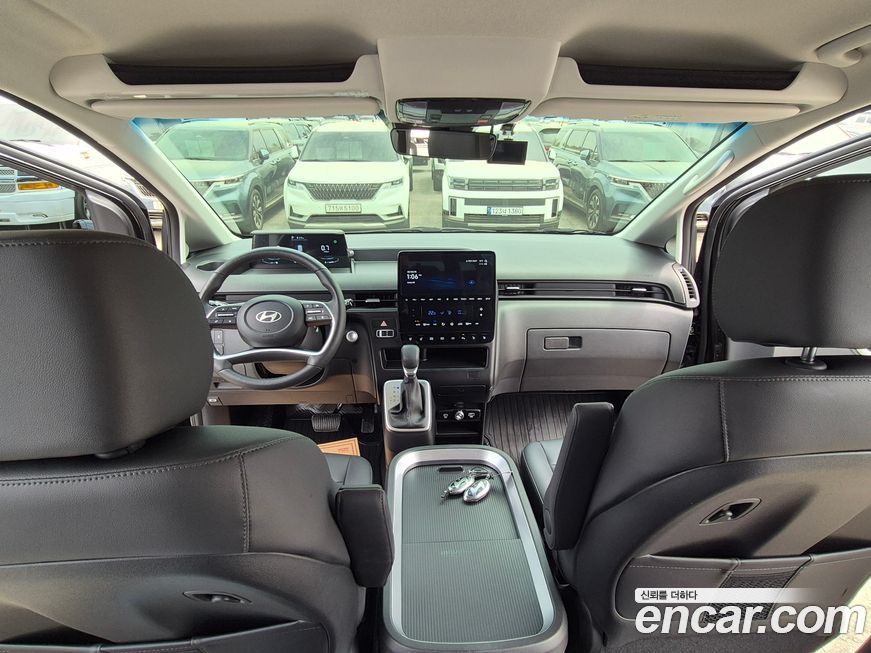 Hyundai Staria 2025