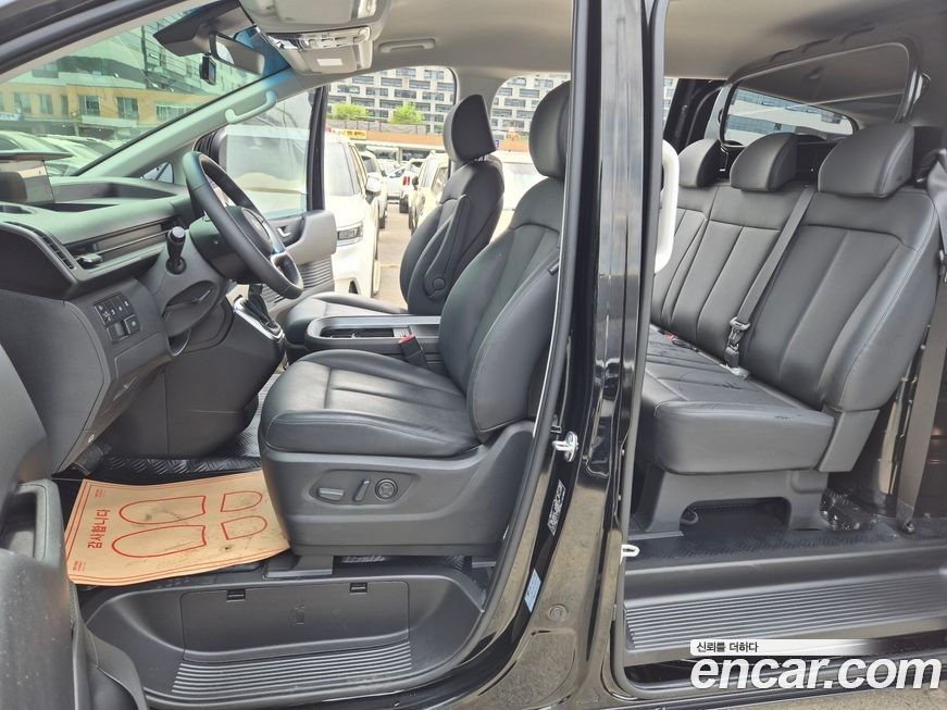 Hyundai Staria 2025