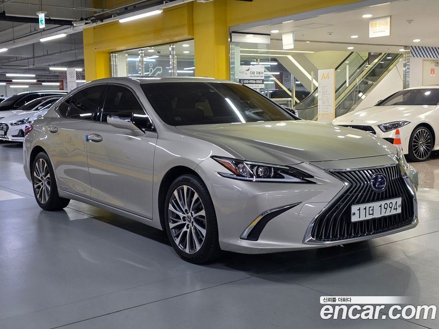 Lexus ES 2019