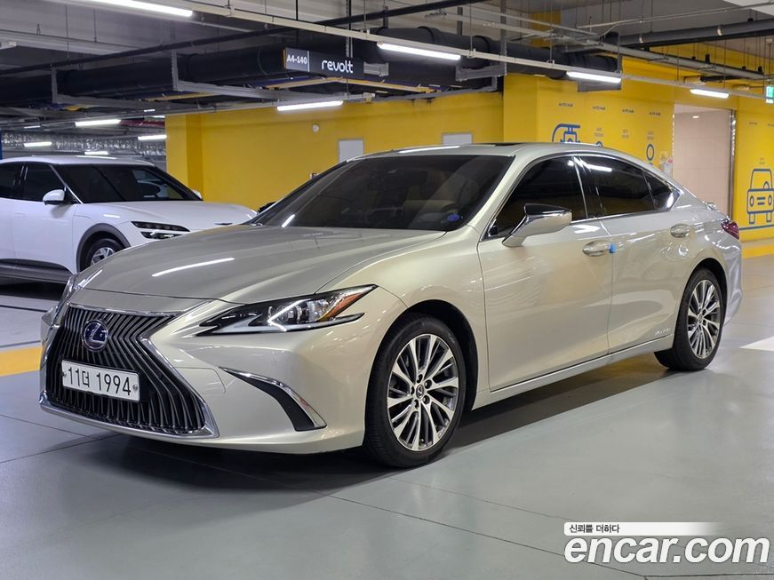 Lexus ES 2019
