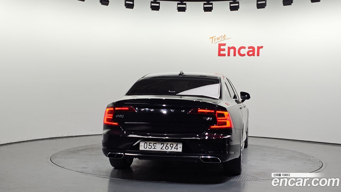 Volvo S90 2019