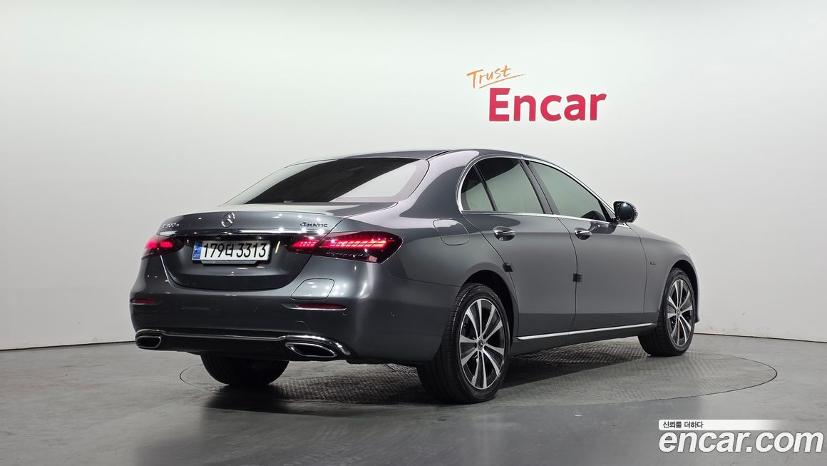 Mercedes-Benz E-Class 2021