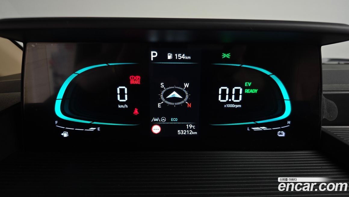 Hyundai Staria 2025