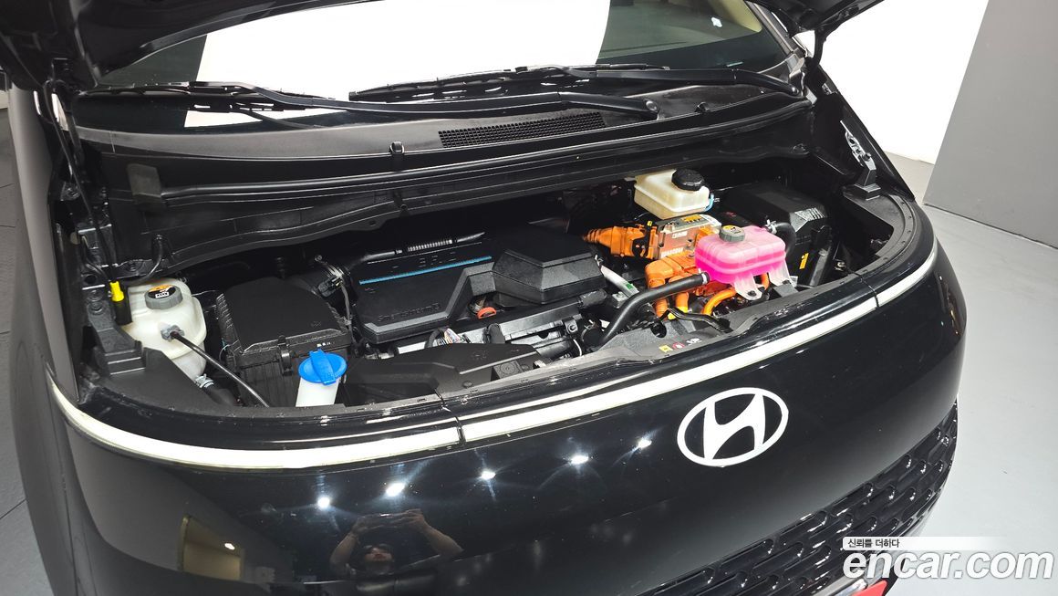 Hyundai Staria 2025