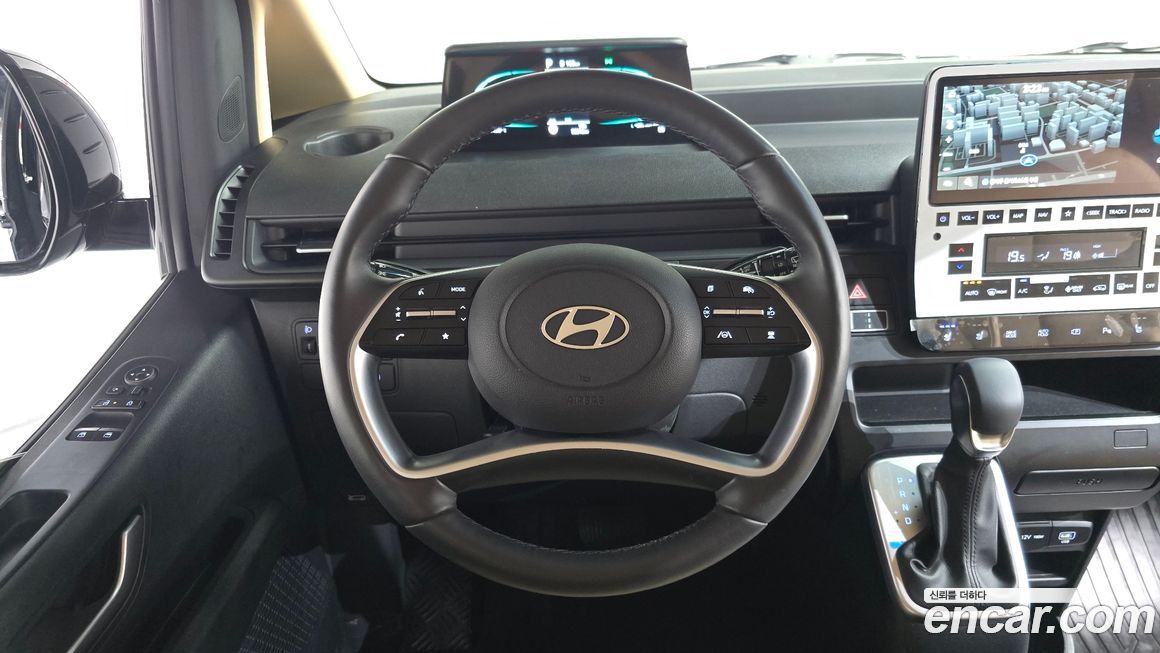 Hyundai Staria 2025