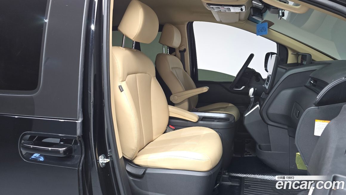 Hyundai Staria 2025