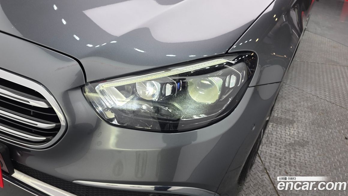 Mercedes-Benz E-Class 2021