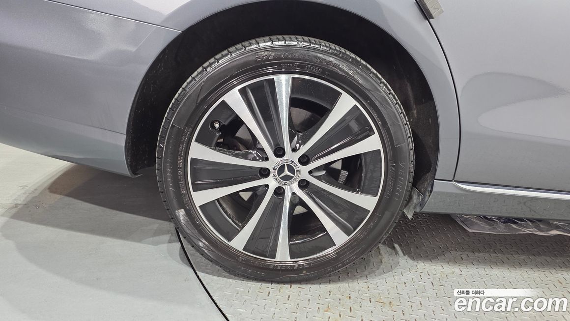 Mercedes-Benz E-Class 2021