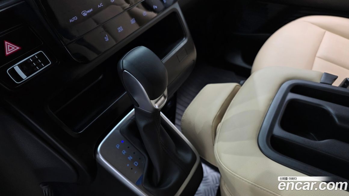 Hyundai Staria 2025
