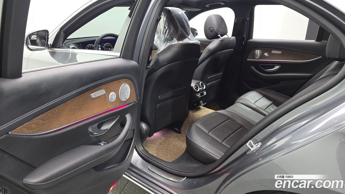 Mercedes-Benz E-Class 2021