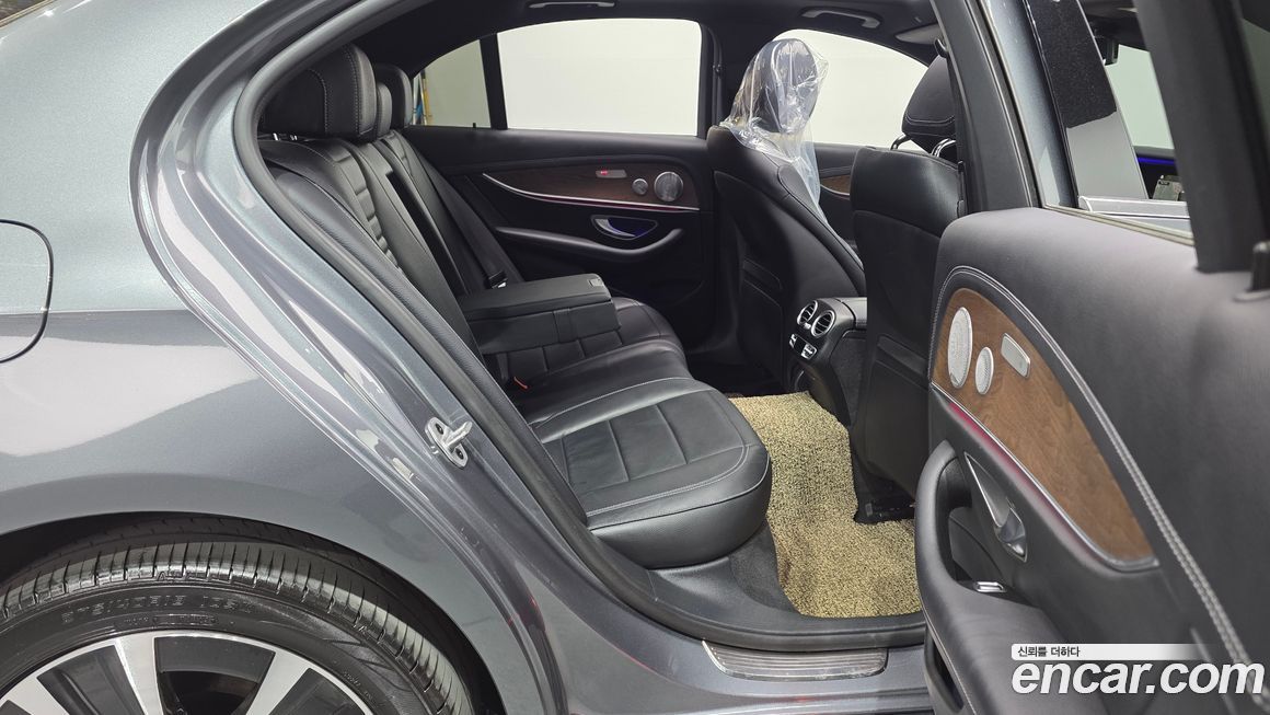 Mercedes-Benz E-Class 2021