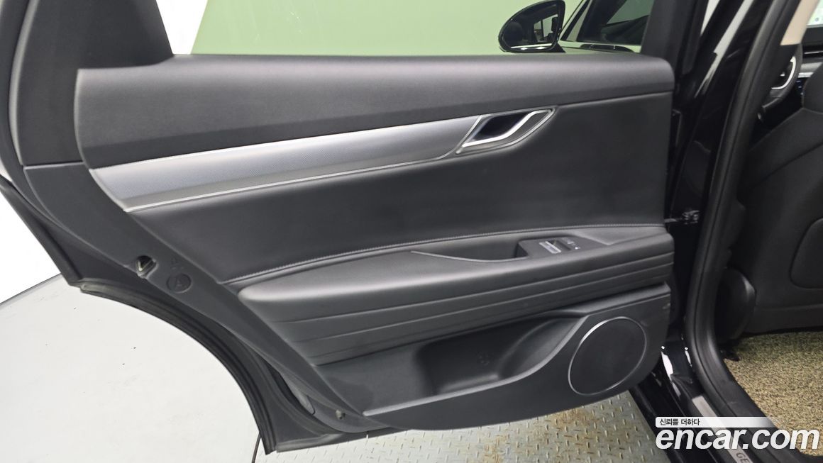 Genesis G80 2023