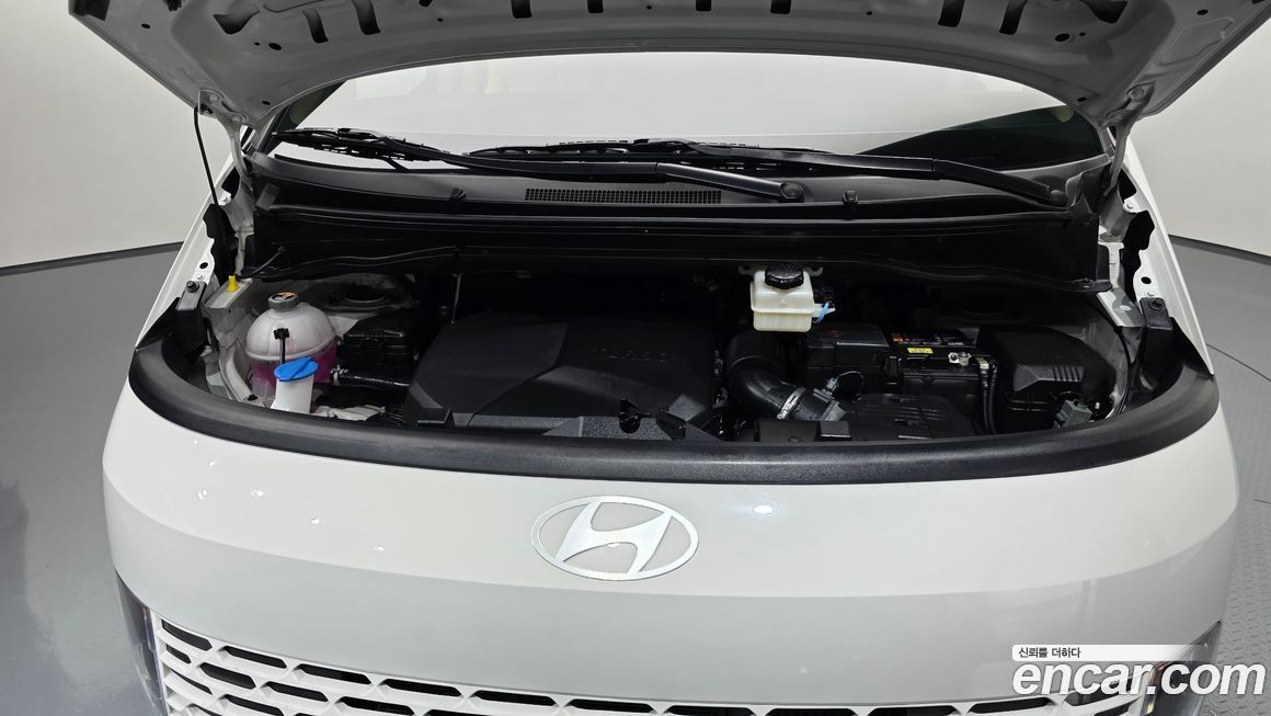 Hyundai Staria 2025