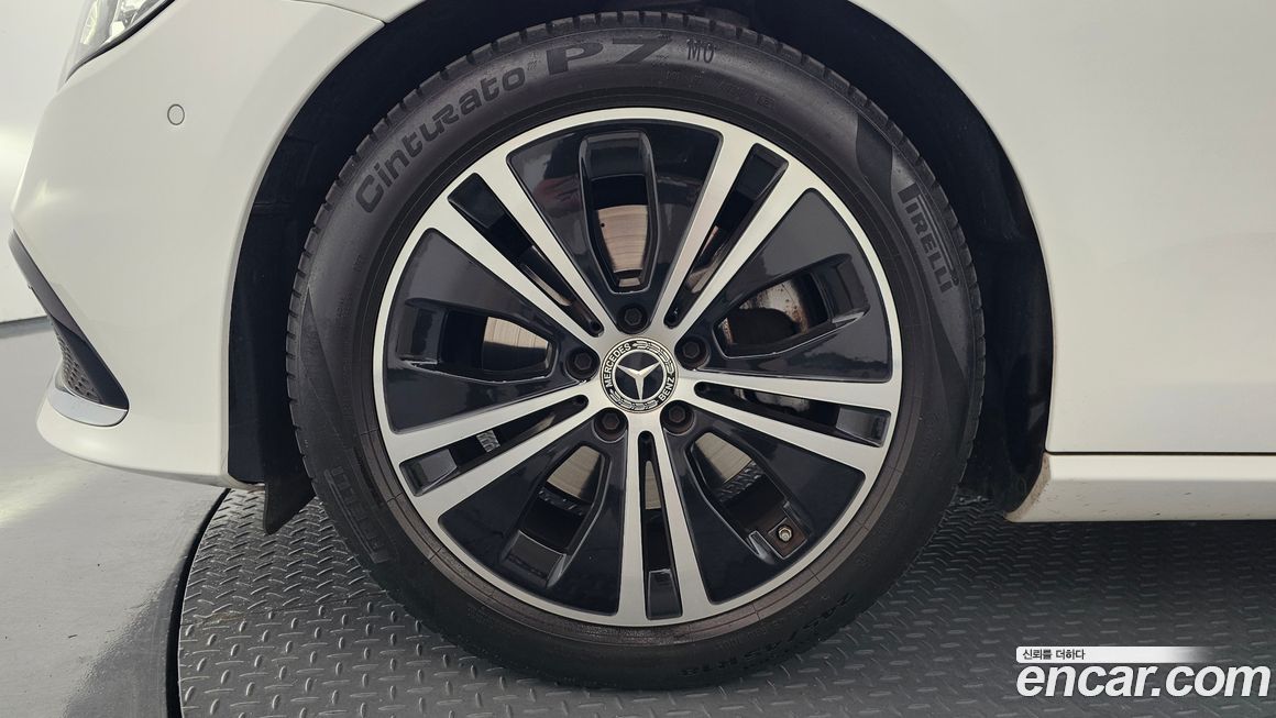 Mercedes-Benz E-Class 2021