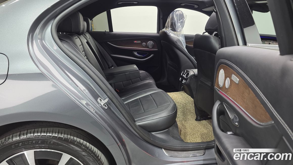 Mercedes-Benz E-Class 2021