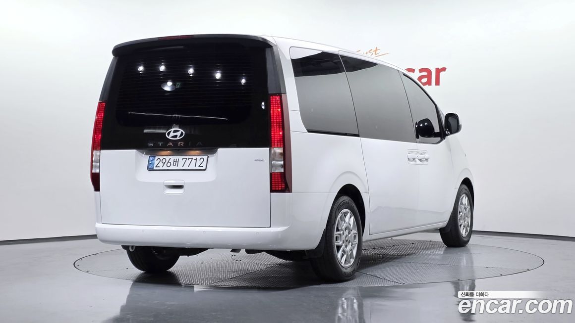 Hyundai Staria 2025