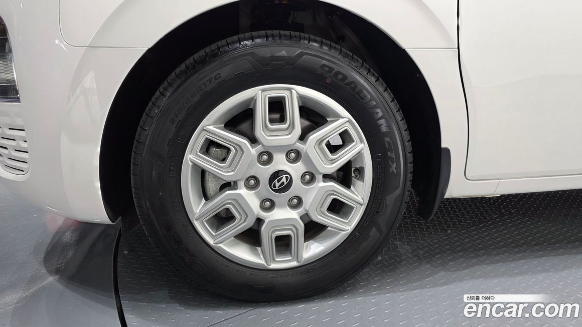 Hyundai Staria 2025
