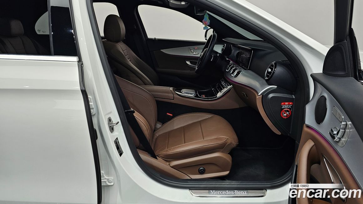 Mercedes-Benz E-Class 2021