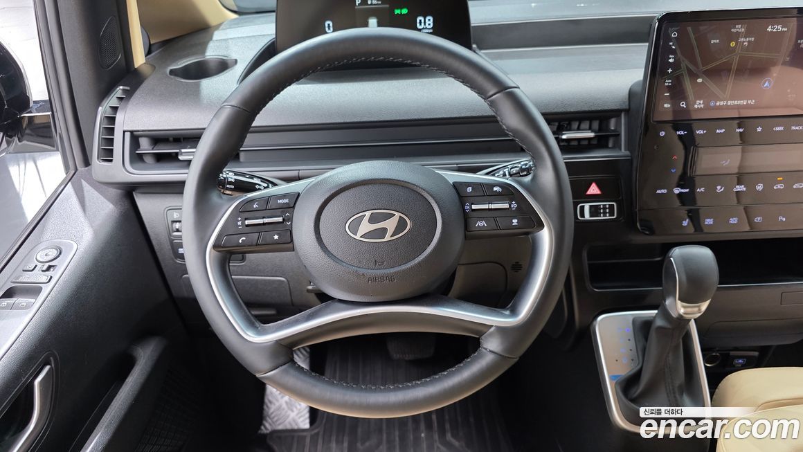 Hyundai Staria 2025
