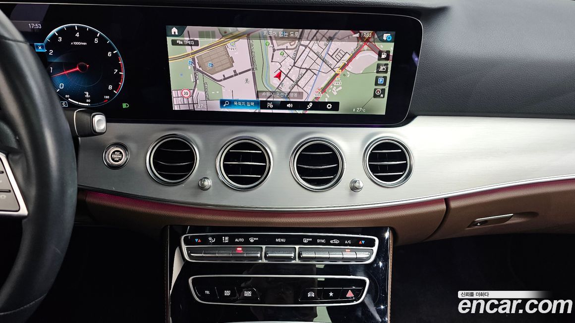Mercedes-Benz E-Class 2021