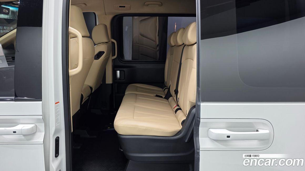 Hyundai Staria 2025