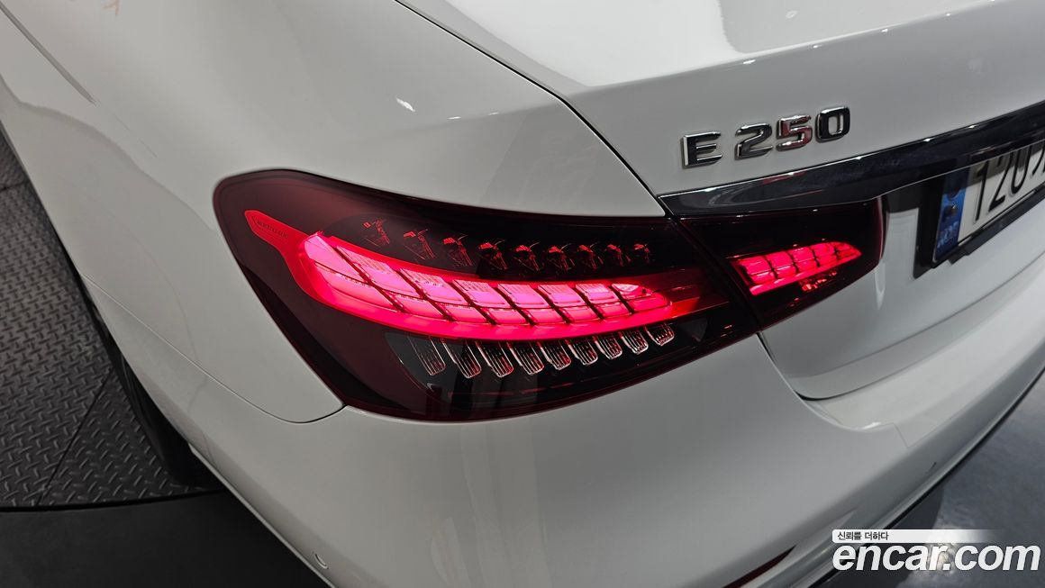 Mercedes-Benz E-Class 2021