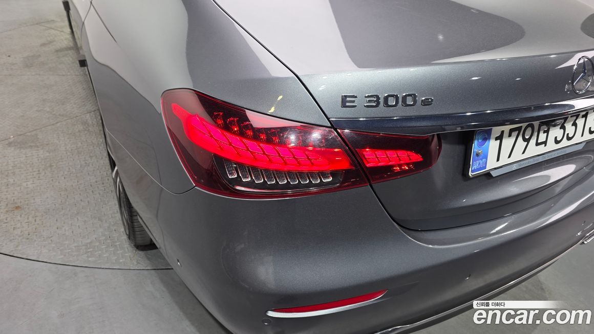 Mercedes-Benz E-Class 2021