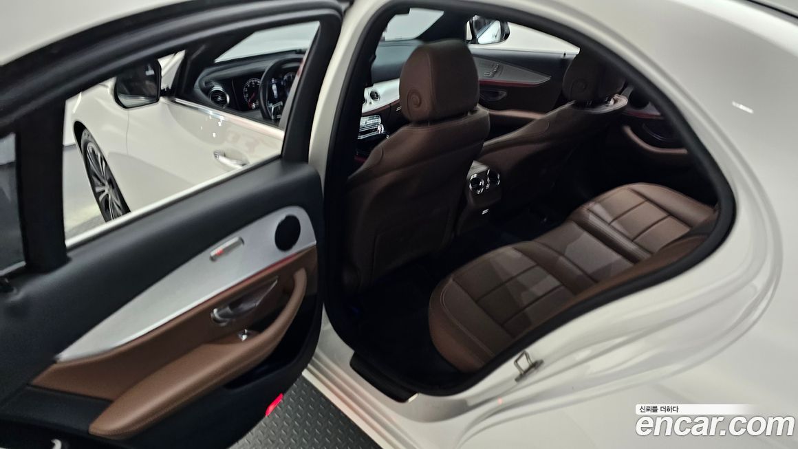 Mercedes-Benz E-Class 2021