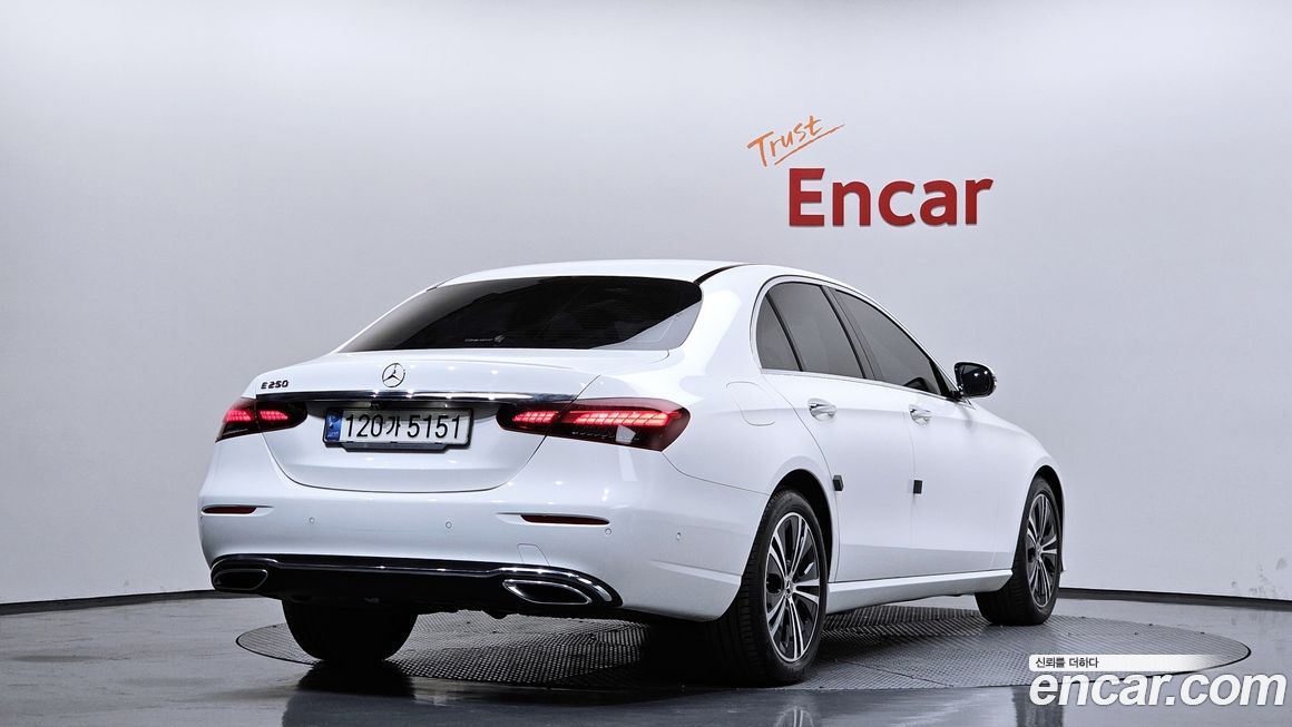 Mercedes-Benz E-Class 2021