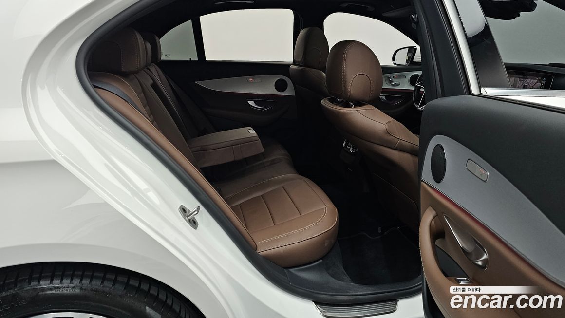 Mercedes-Benz E-Class 2021