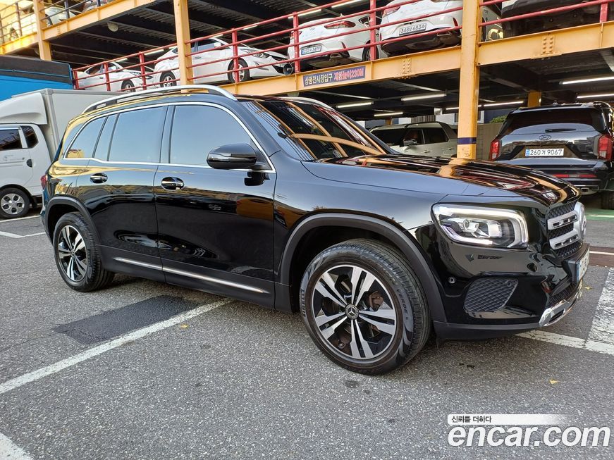 Mercedes-Benz GLB-Class 2021